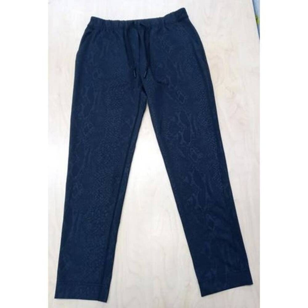 lululemon athletic snakeskin Hi waisted jogger size 4 yoga sporty streetwear Y2K